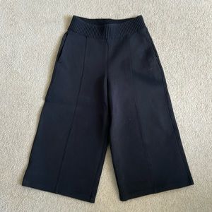 Lululemon black wide leg Yoga pants. Size 6